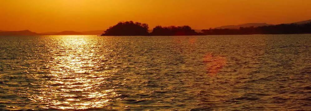 Lake Kariba Inns Сиавонга Экстерьер фото